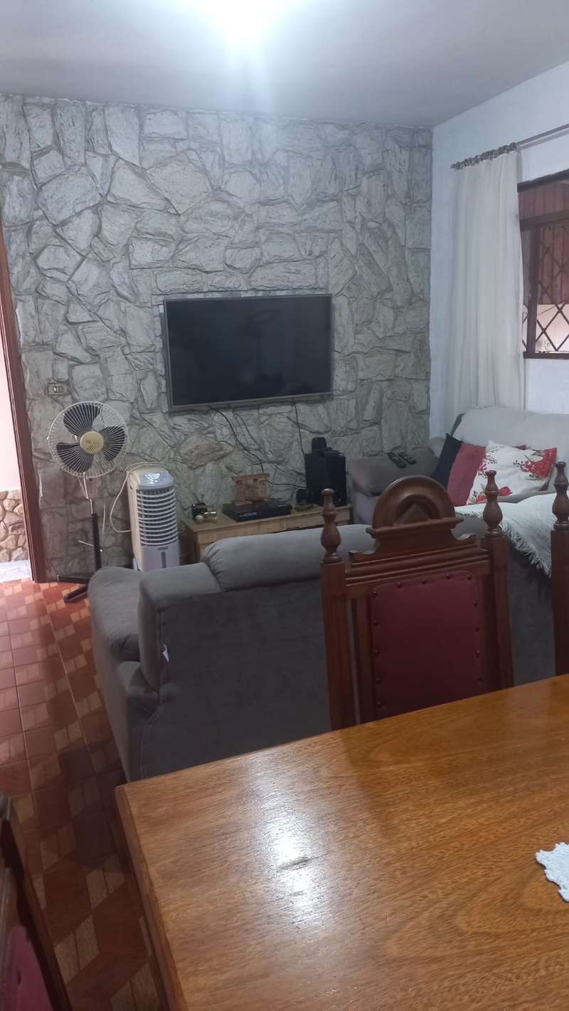🏡 Casa completa, espaçosa e muito bem localizada!
