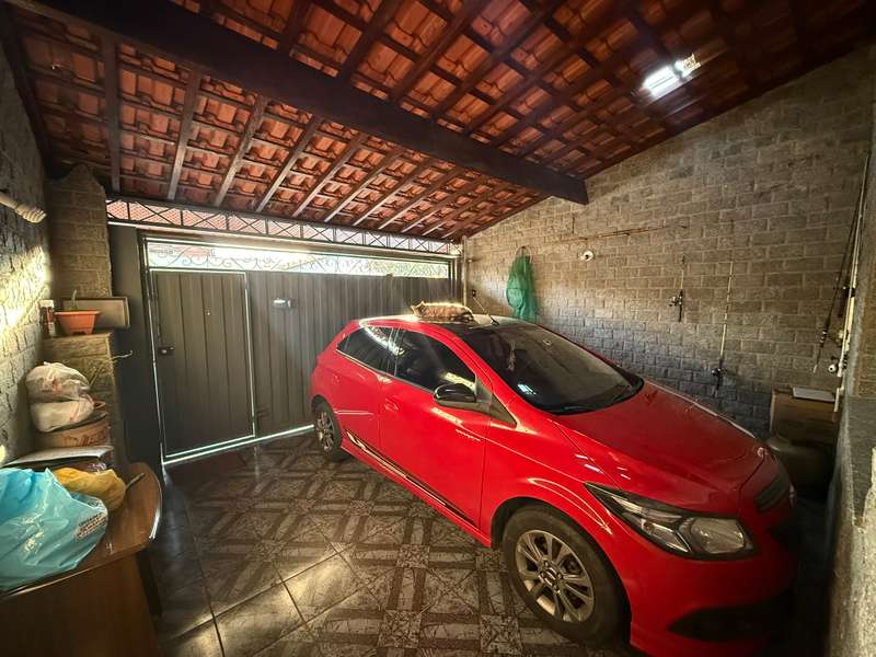Bela casa no Parque Industrial em Itu 